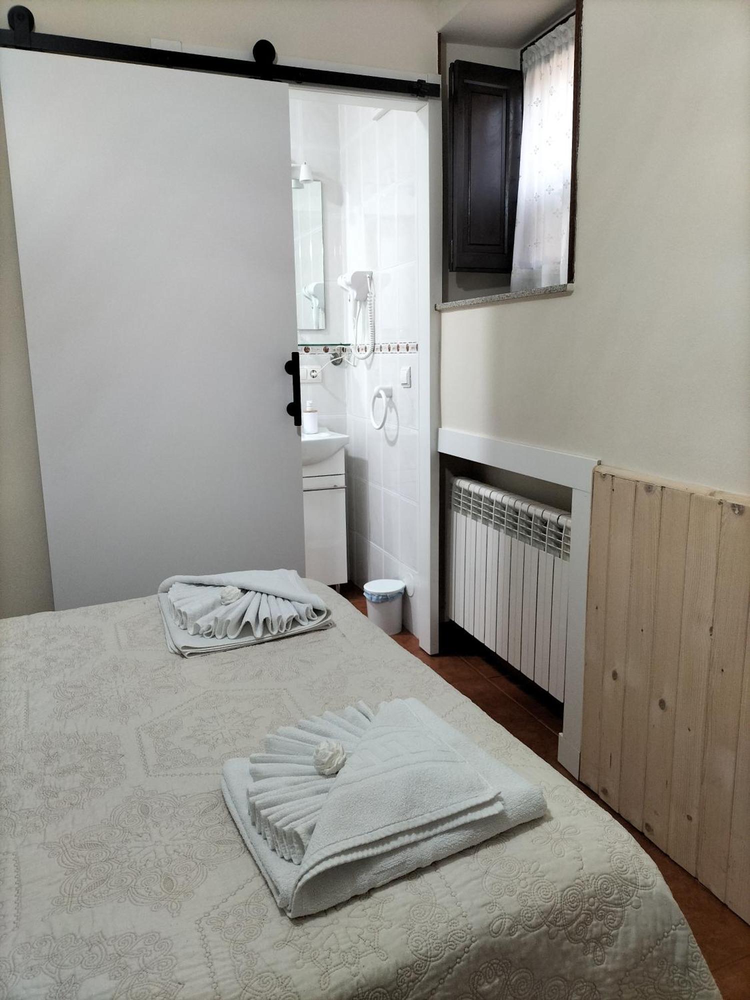 V.V Casa Mones Apartment Cangas de Onis Bagian luar foto